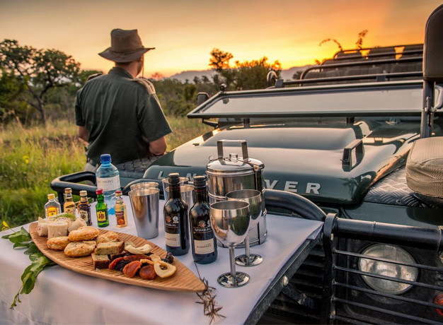 Sundowners Chisomo Safari Lodge