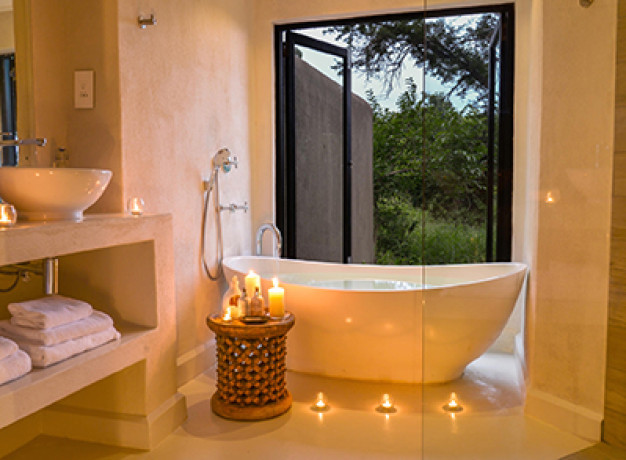 Bathroom at Lion Sands River Lodge